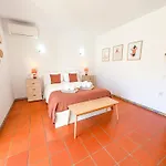 Villa Mia - Peerless Bond