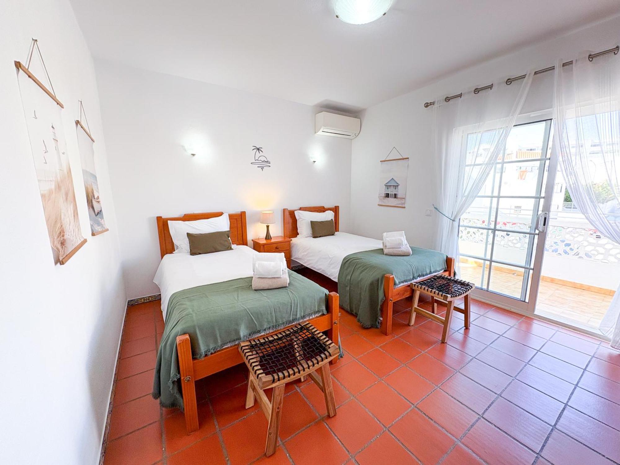 Mia - Peerless Bond Villa Albufeira